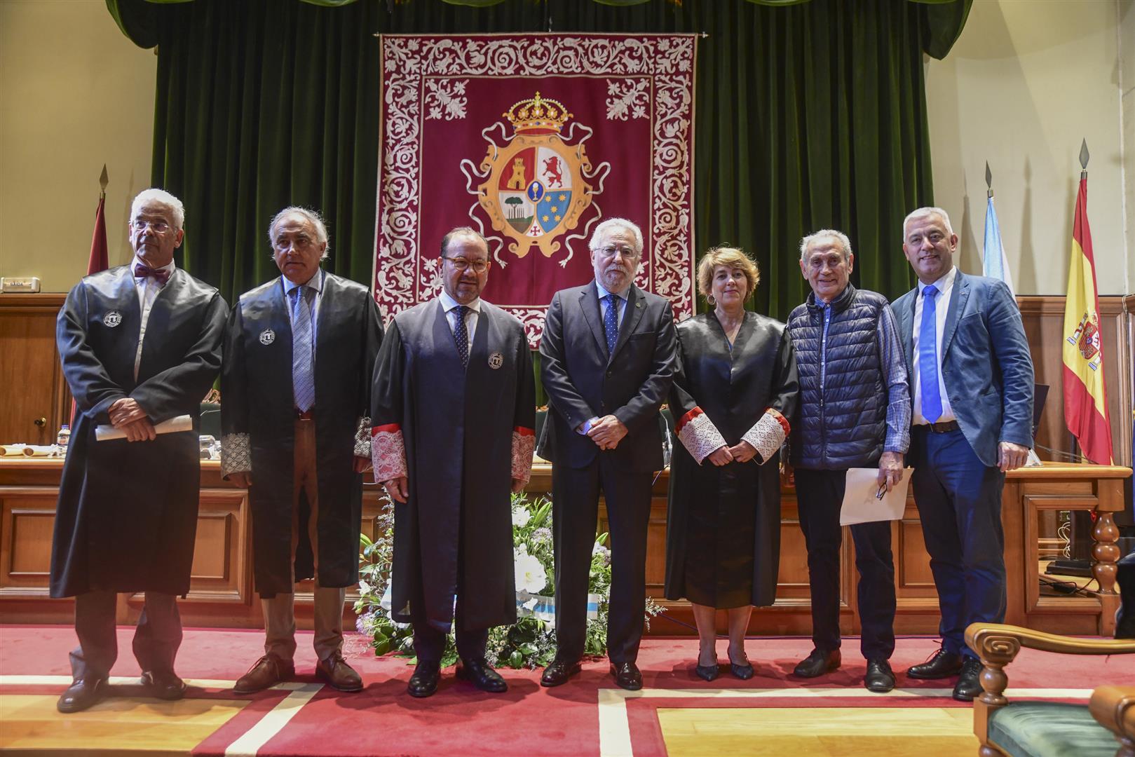 Foto da noticia:Santalices gaba a “altura de miras" do primeiro Parlamento, por “antepoñer o interese supremo de Galicia fronte a cuestións menores"